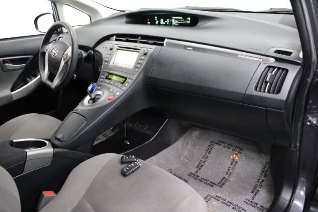 Used 2015 Toyota Prius Prime Plug-In Hybrid image 23