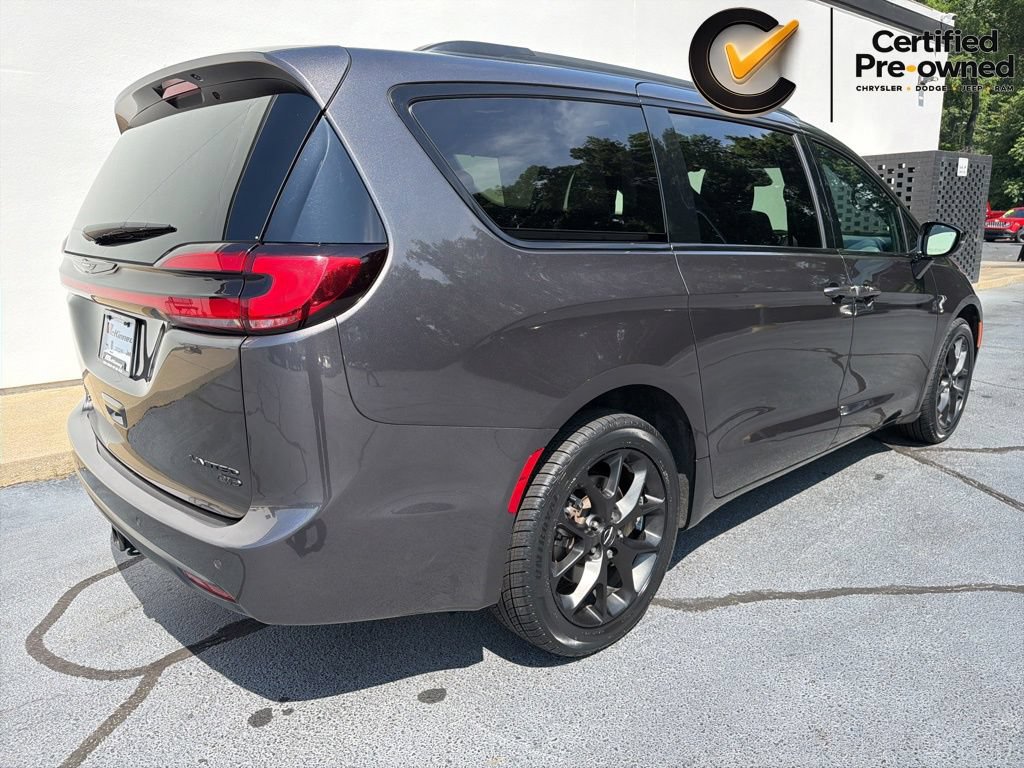 Certified 2023 Chrysler Pacifica Limited w/ Uconnect Theater Family Group AWD/4WD image 4