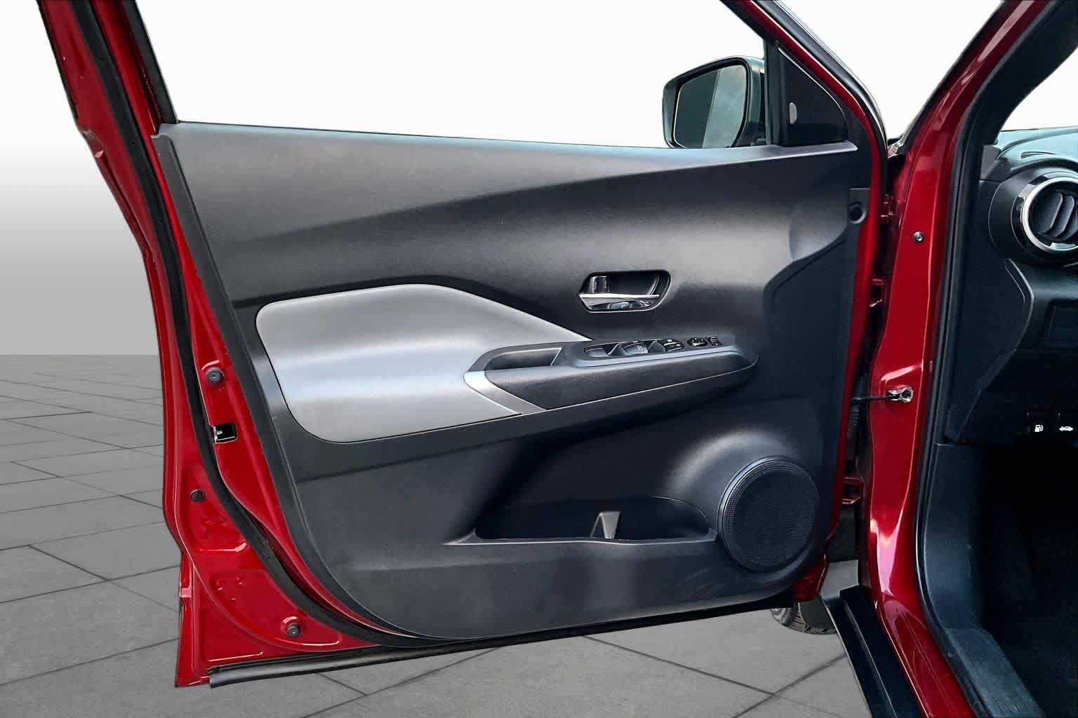Certified 2021 Nissan Kicks SR w/ SR Premium Package FWD image 21