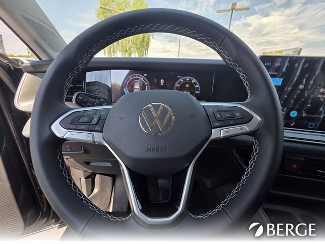 New 2025 Volkswagen Tiguan SE image 21