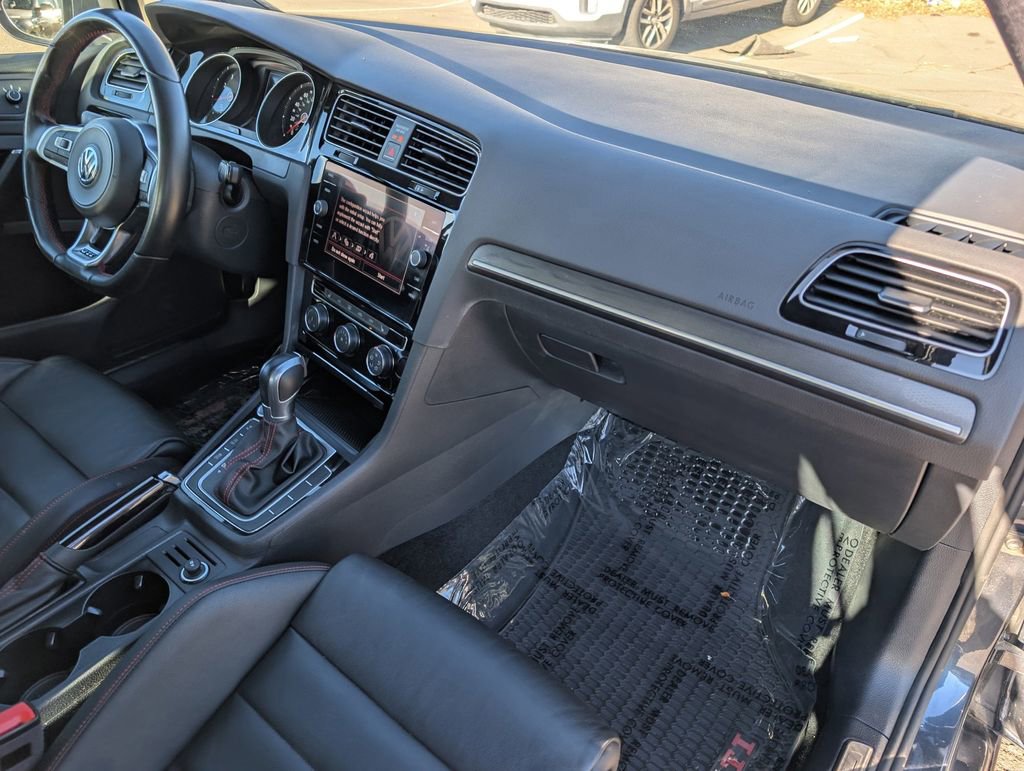 Used 2018 Volkswagen GTI SE image 19