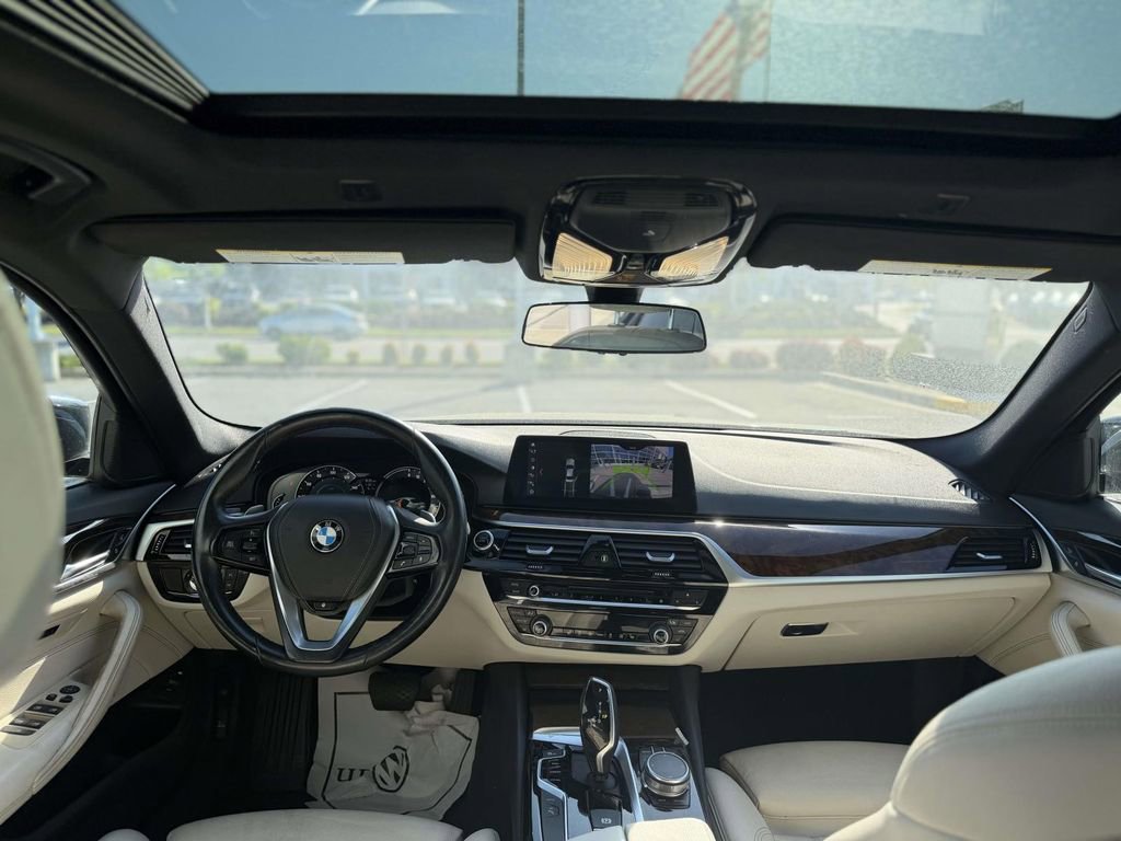 Used 2019 BMW 530e xDrive w/ Convenience Package AWD/4WD image 11