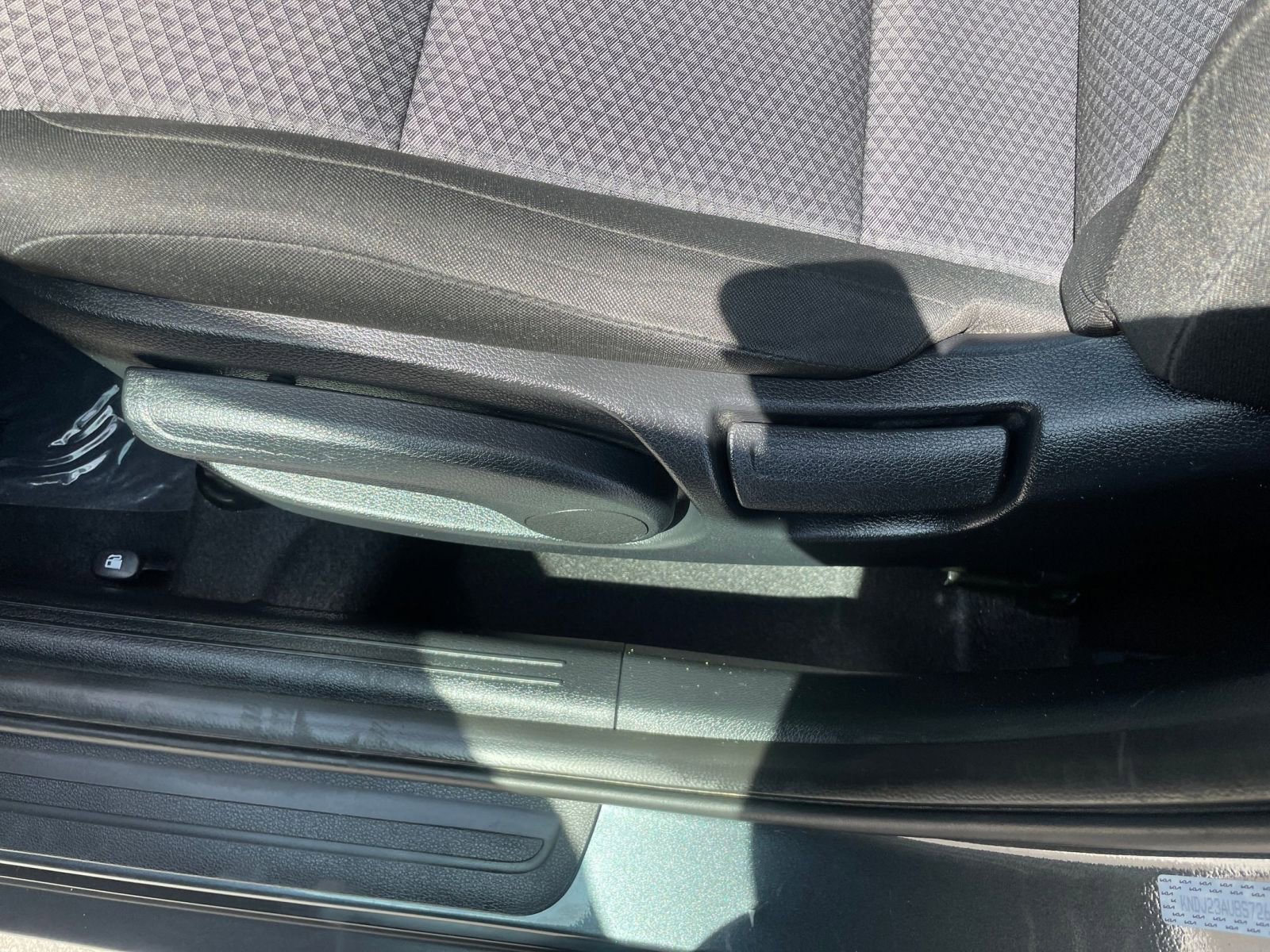 Used 2025 Kia Soul LX w/ LX Technology Package FWD image 22