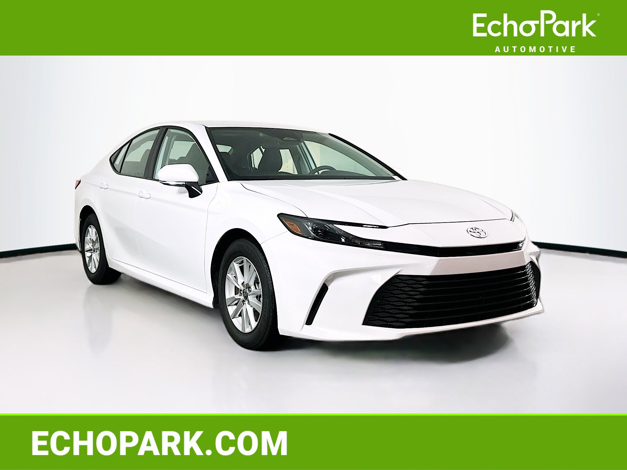 Used 2025 Toyota Camry LE image 1
