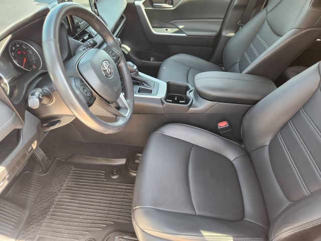 Used 2022 Toyota RAV4 XLE Premium FWD image 9