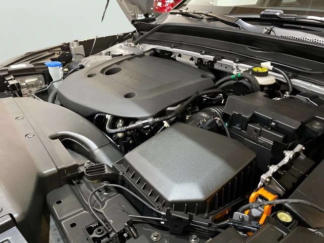 Used 2025 Volvo XC40 B5 Plus AWD/4WD image 85