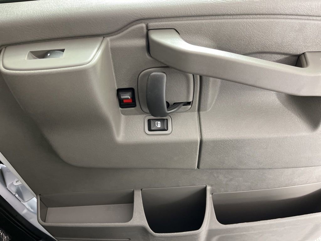 New 2026 Chevrolet Express 3500 LS RWD image 10