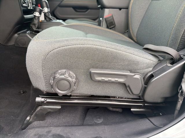 Used 2025 Jeep Wrangler Unlimited Sahara w/ Safety Group image 7