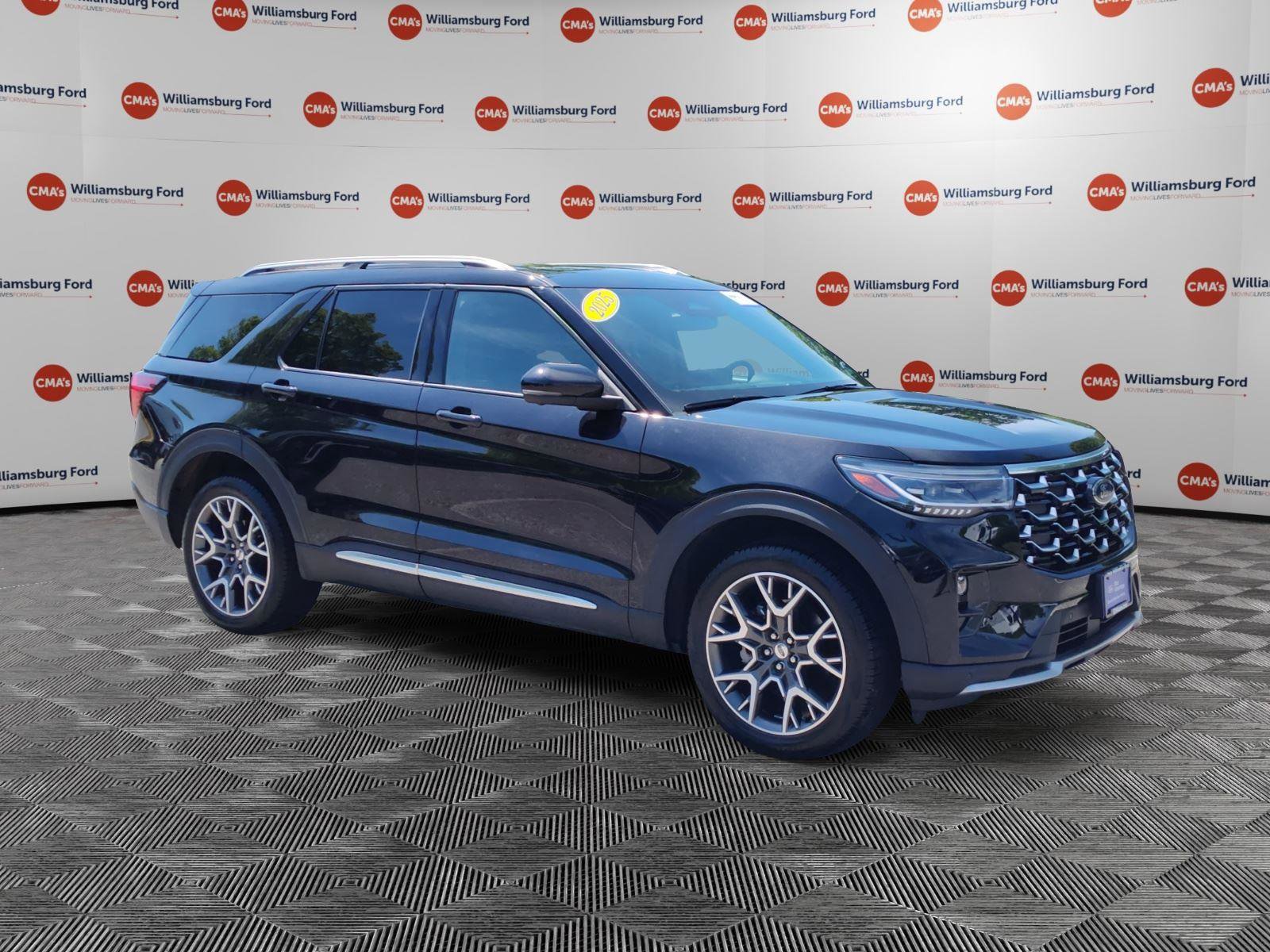 Certified 2025 Ford Explorer Platinum w/ Ultimate Package AWD/4WD image 7