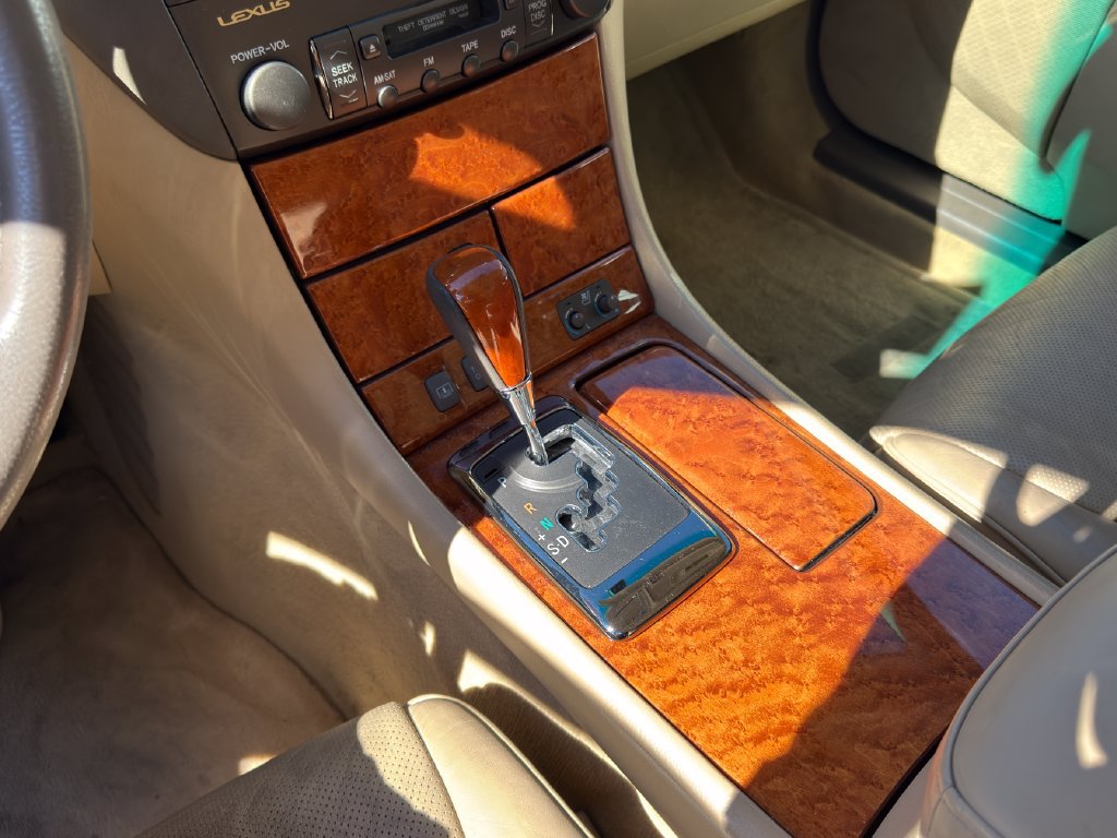 Used 2004 Lexus LS 430 RWD image 9
