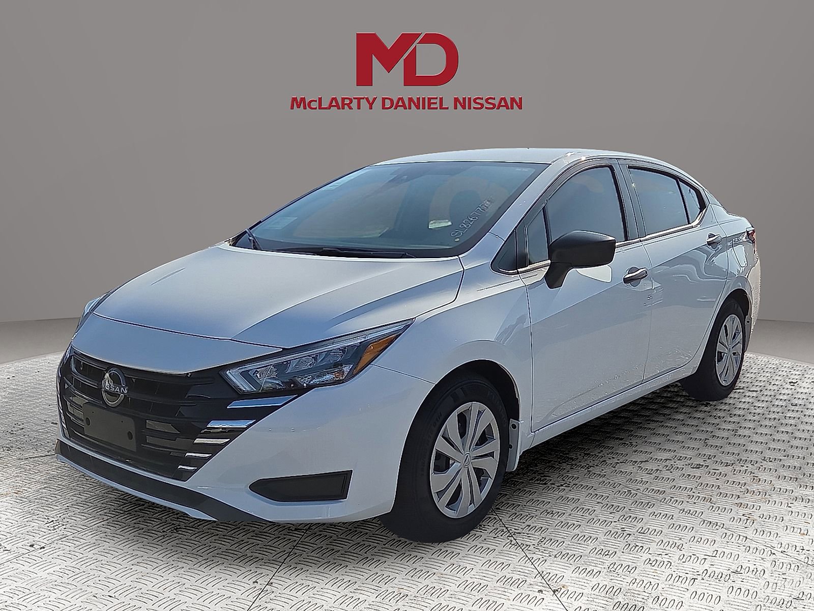 Used 2025 Nissan Versa S w/ Trunk Package image 2