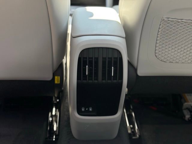 Used 2025 Hyundai Kona Limited image 47