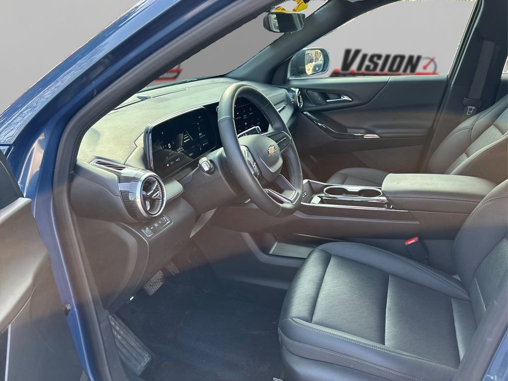 Used 2025 Chevrolet Equinox LT w/ Convenience Package II image 9