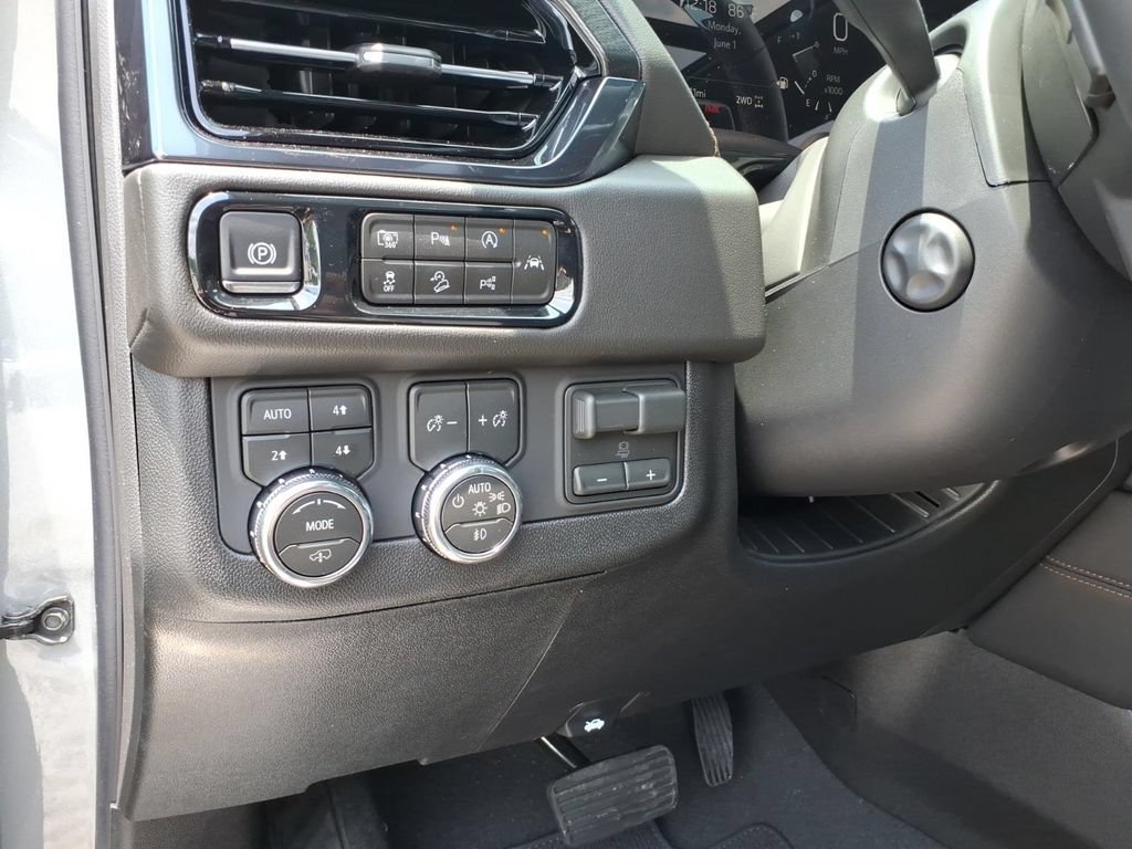 New 2026 GMC Yukon AT4 w/ AT4 Premium Plus Package AWD/4WD image 19