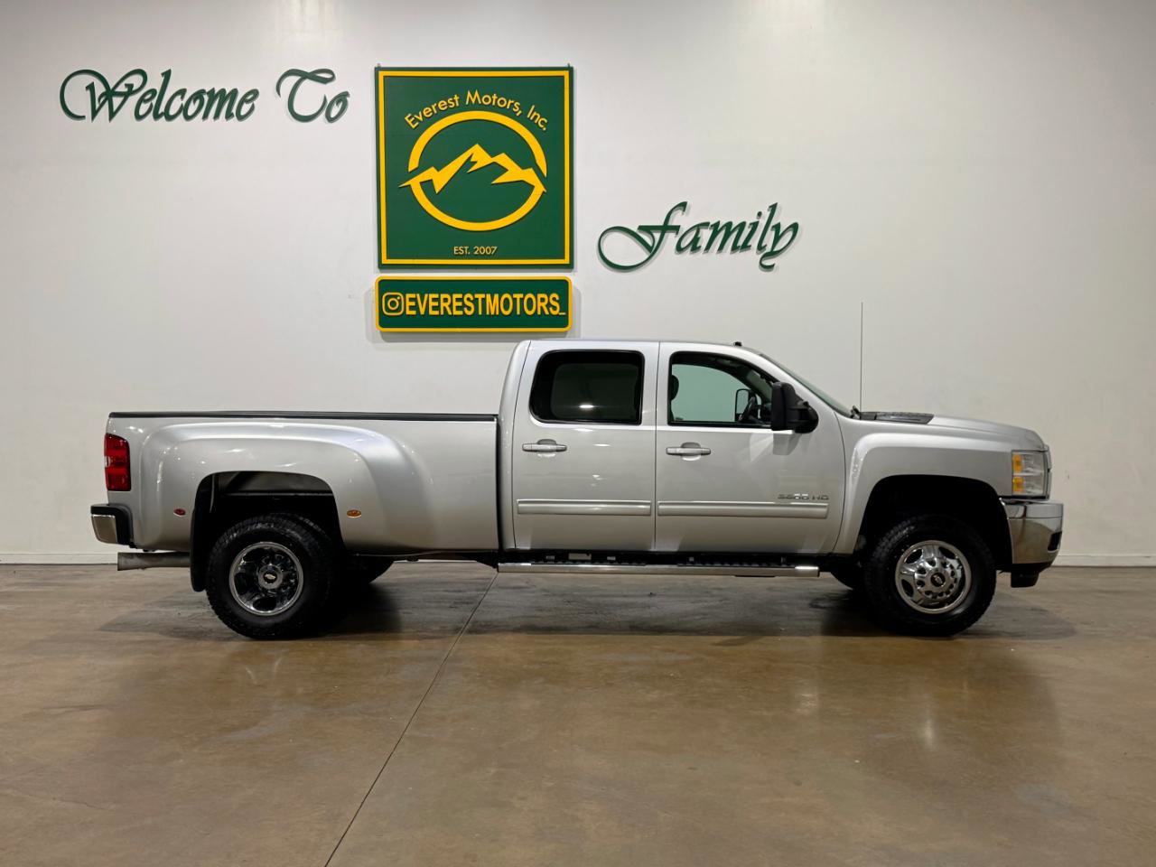 Used 2011 Chevrolet Silverado 3500 LTZ w/ LTZ Plus Package RWD image 8