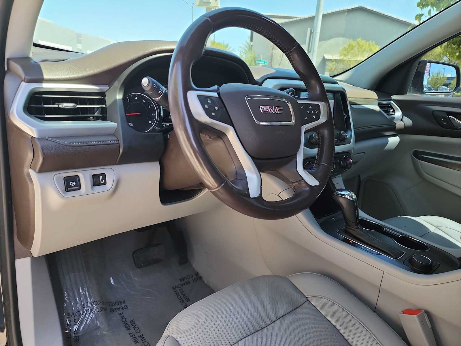 Used 2018 GMC Acadia SLT w/ LPO, Black Accent Package FWD image 18