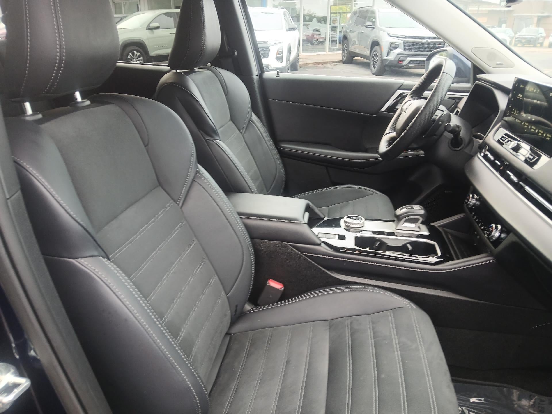 Used 2025 Mitsubishi Outlander SE AWD/4WD image 22