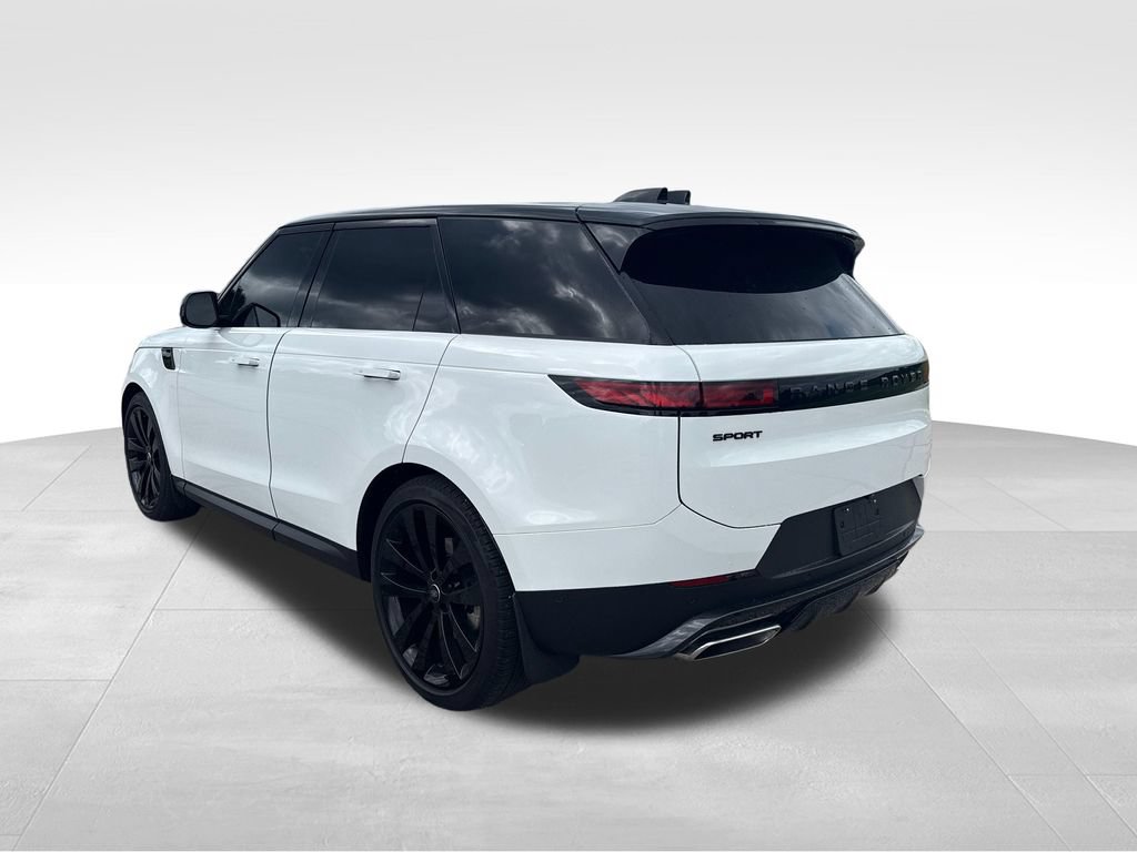 Used 2024 Land Rover Range Rover Sport SE AWD/4WD image 3