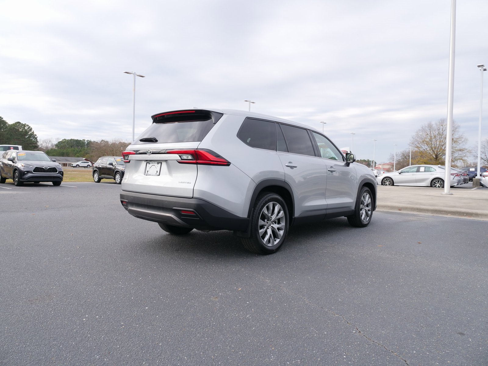 Used 2024 Toyota Grand Highlander Limited image 2