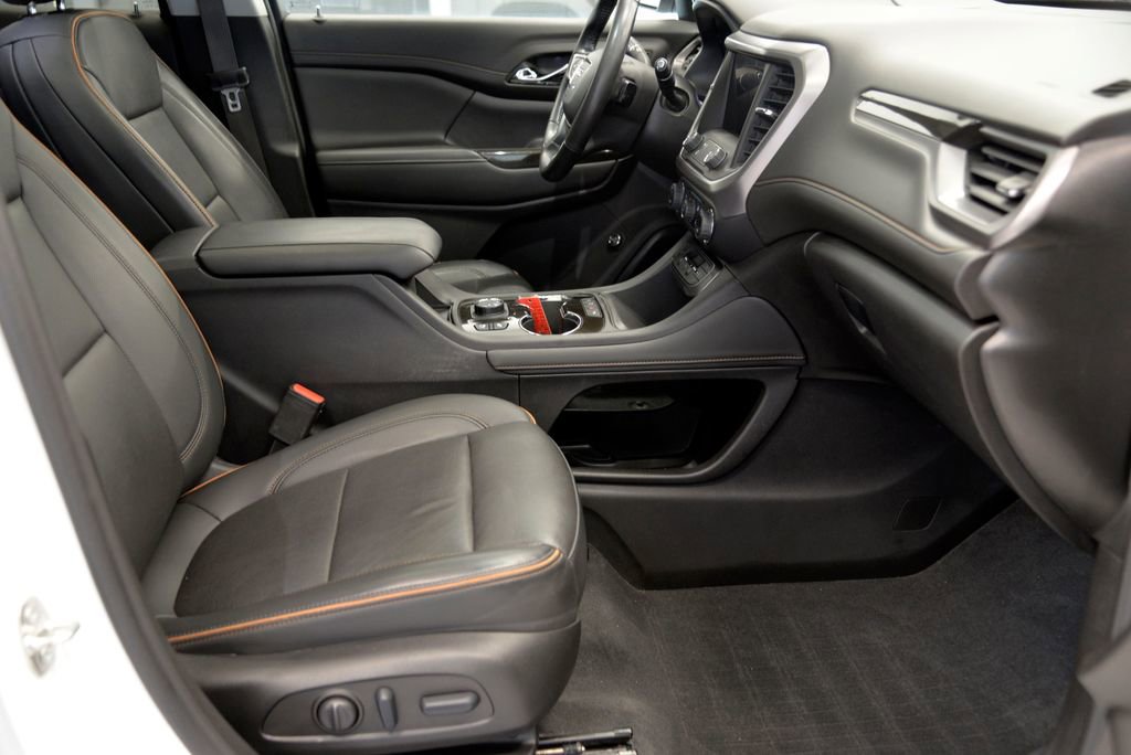 Used 2022 GMC Acadia AT4 w/ Technology Package image 32