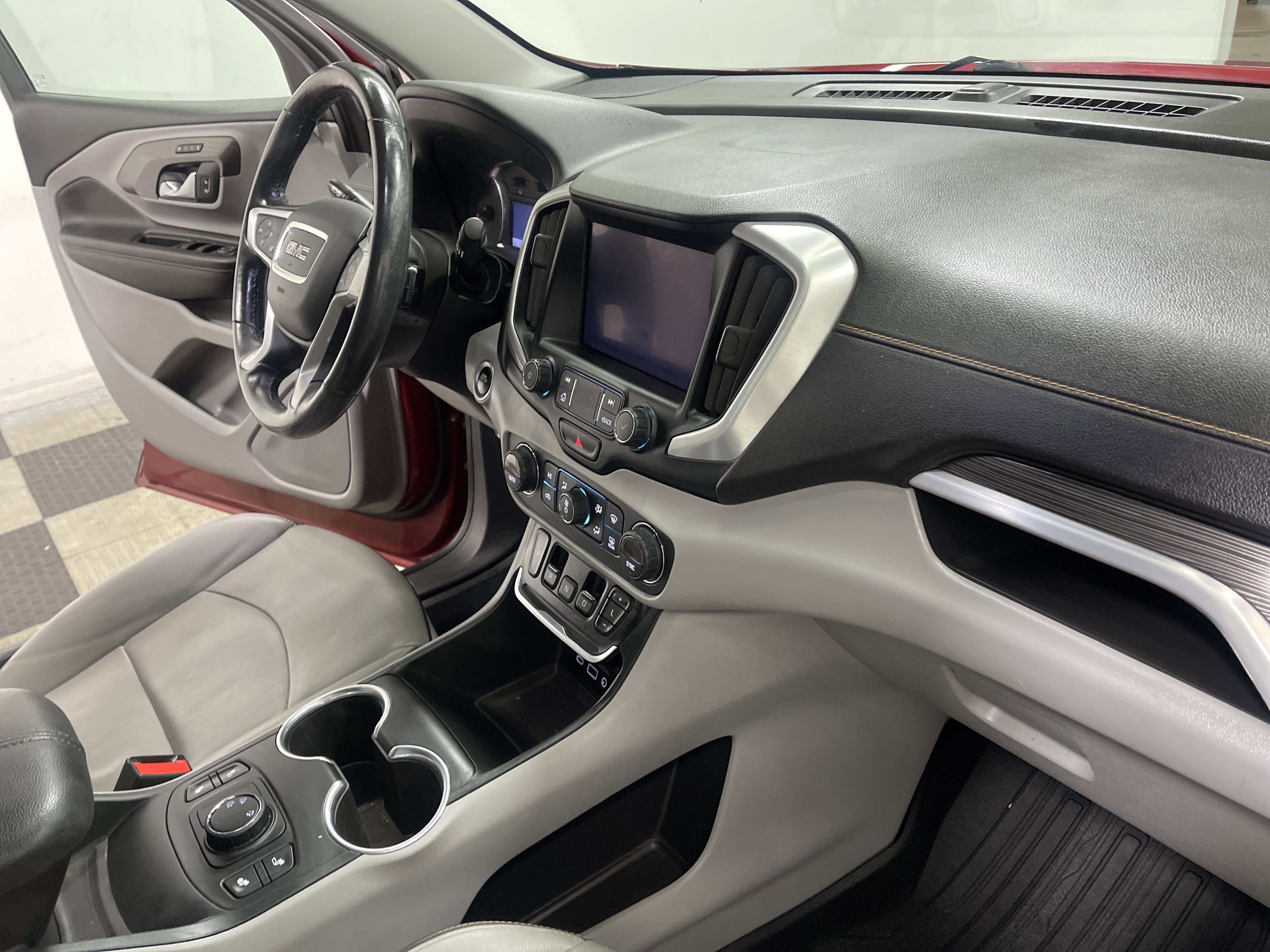 Used 2019 GMC Terrain SLT w/ Preferred Package image 26