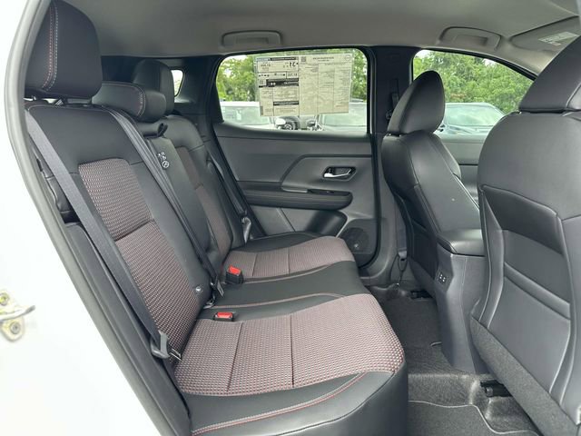 New 2025 Nissan Kicks SR FWD image 11