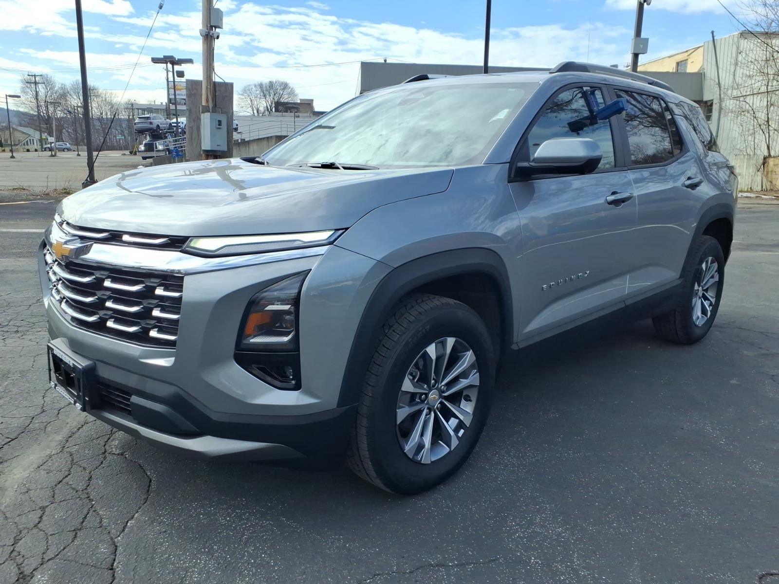 Used 2025 Chevrolet Equinox LT w/ Convenience Package II AWD/4WD image 7