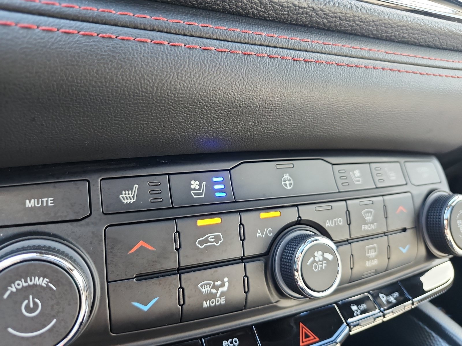 Used 2023 Dodge Durango GT AWD/4WD image 22