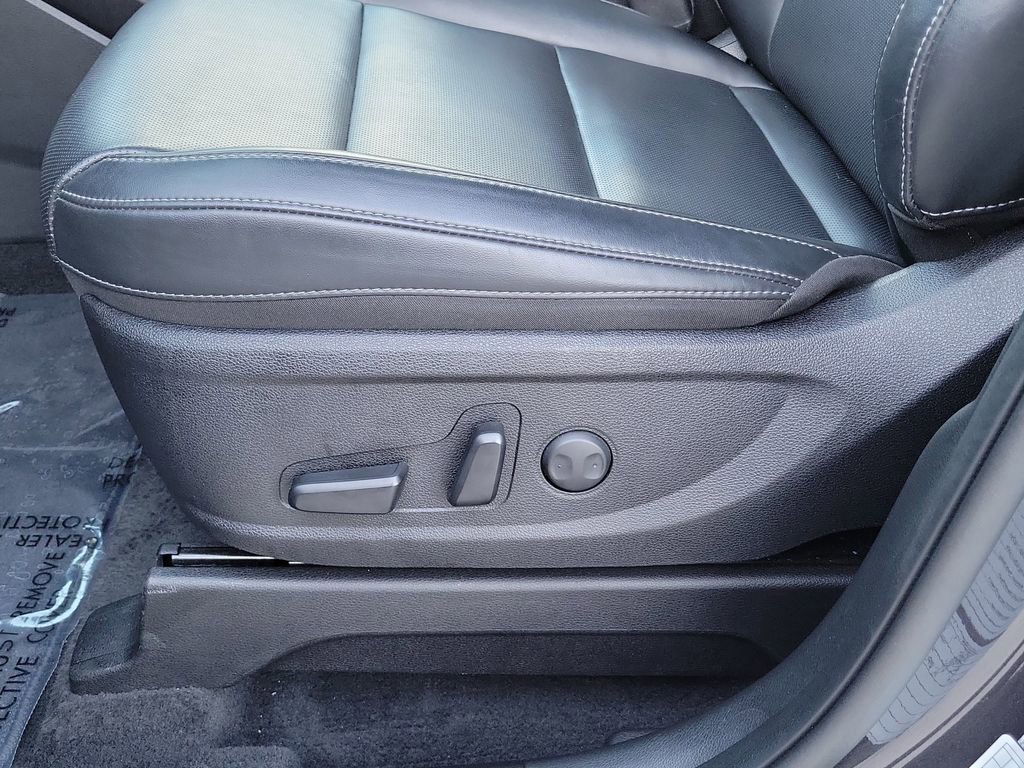 Used 2025 Kia Telluride S image 28