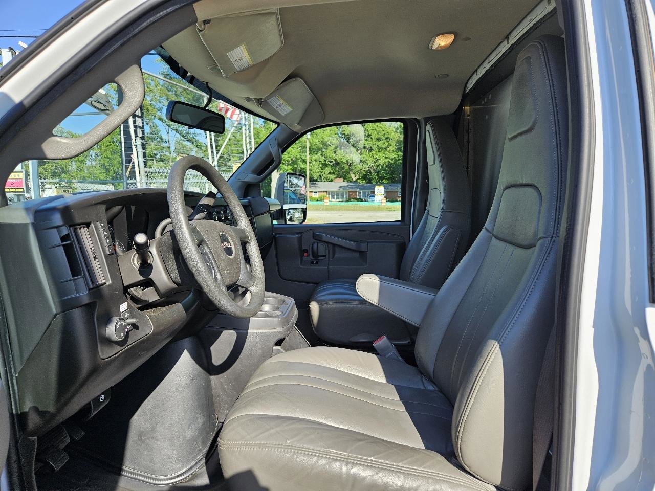 Used 2022 GMC Savana 3500 Extended w/ Power Convenience Package RWD image 40
