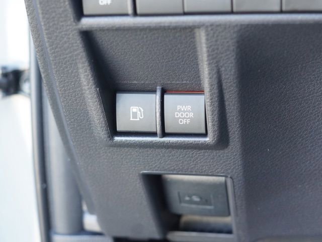 Certified 2026 Toyota Sienna XSE image 18