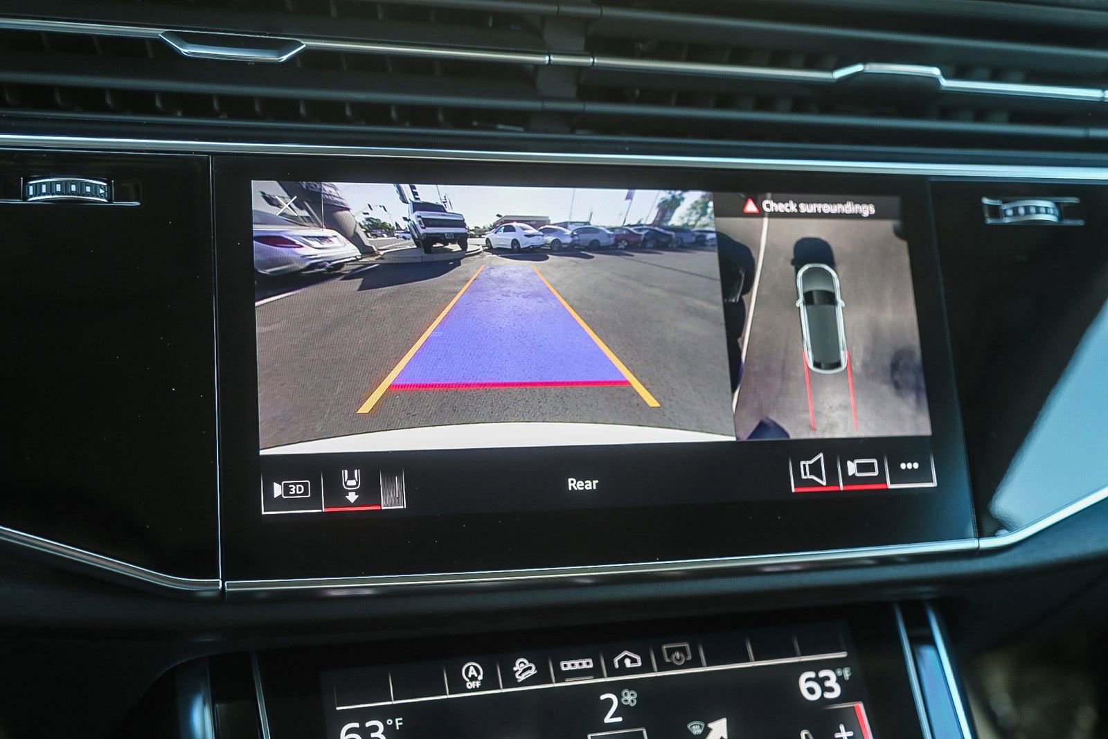 Used 2023 Audi Q8 Premium image 26