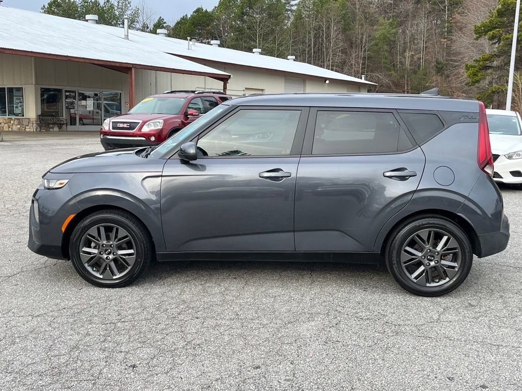 Used 2021 Kia Soul S image 2