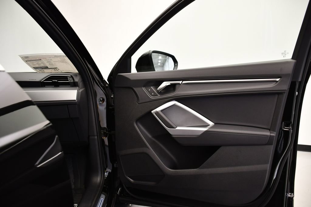 Used 2025 Audi Q3 2.0T Premium w/ Convenience Package AWD/4WD image 46