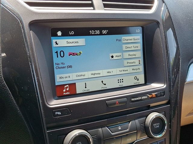Used 2017 Ford Explorer XLT w/ Equipment Group 202A AWD/4WD image 18