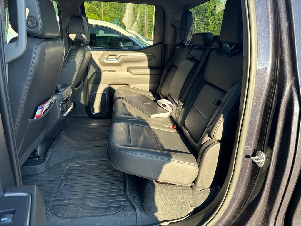 Used 2023 GMC Sierra 1500 SLT w/ SLT Premium Package AWD/4WD image 5