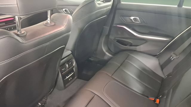 Used 2026 BMW 330i xDrive Sedan AWD/4WD image 23