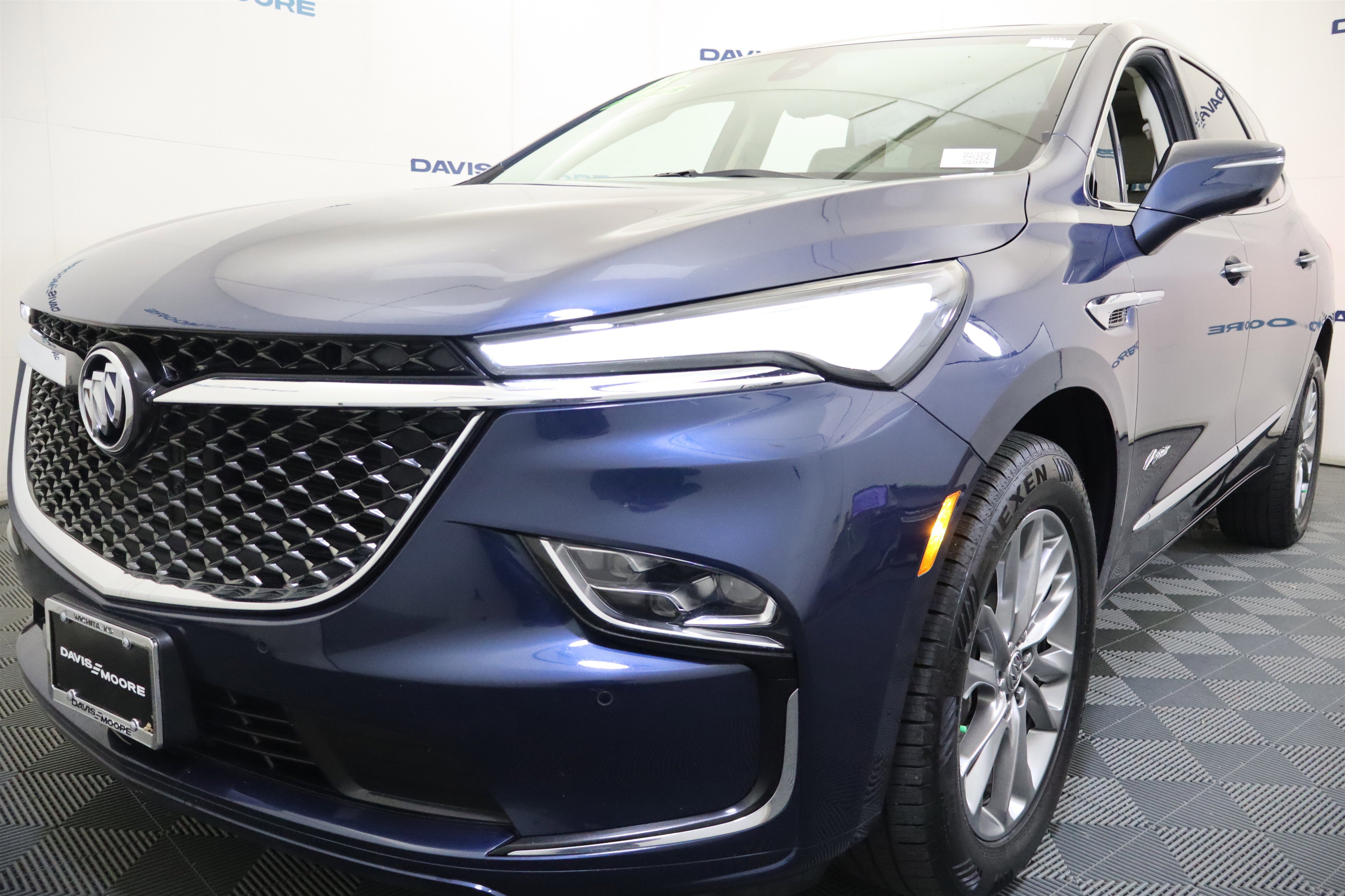 Used 2023 Buick Enclave Avenir w/ Avenir Technology Package image 11