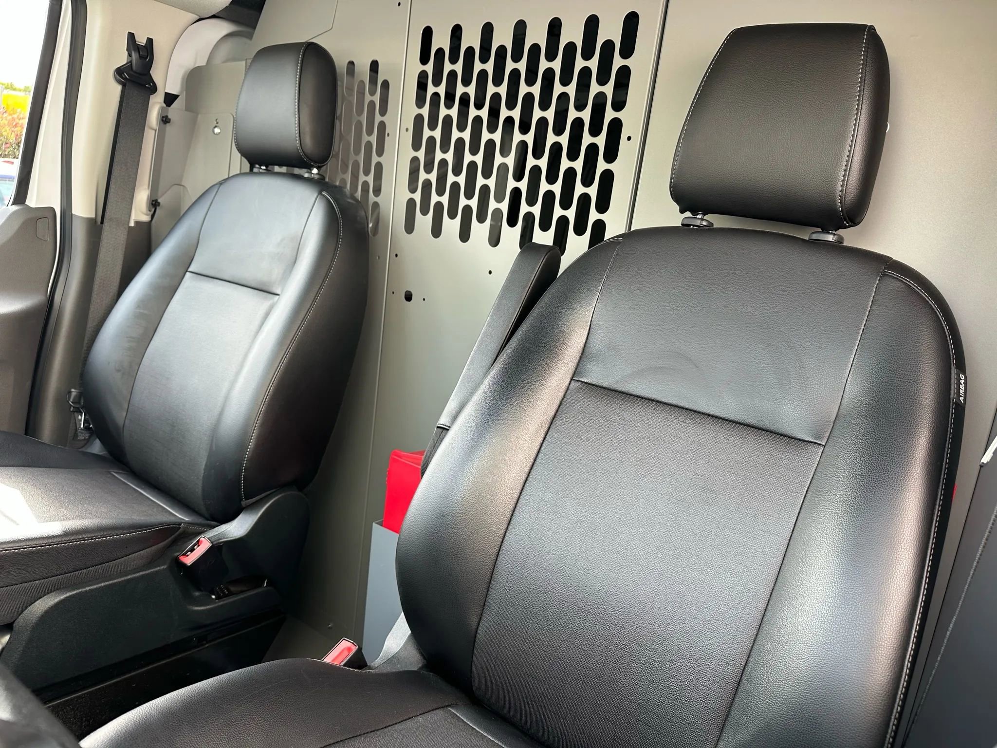 Used 2023 Ford E-Transit Low Roof image 11