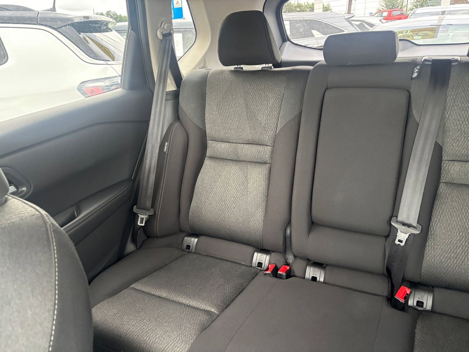 Used 2025 Nissan Rogue SV FWD image 41