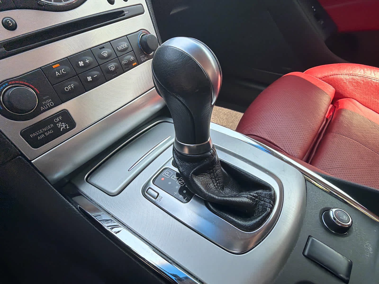 Used 2011 INFINITI G37 IPL RWD image 32