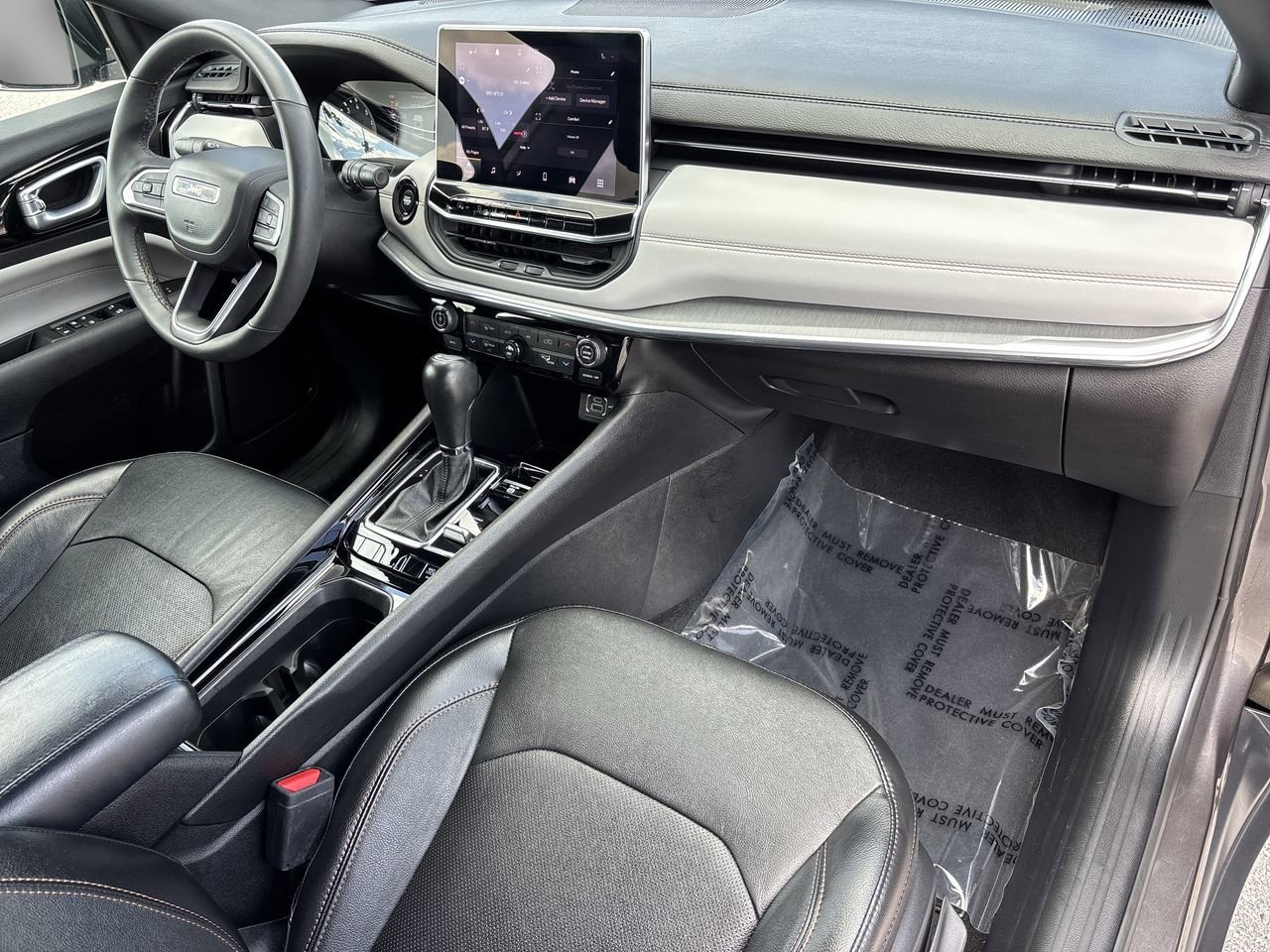 Used 2023 Jeep Compass Limited image 11