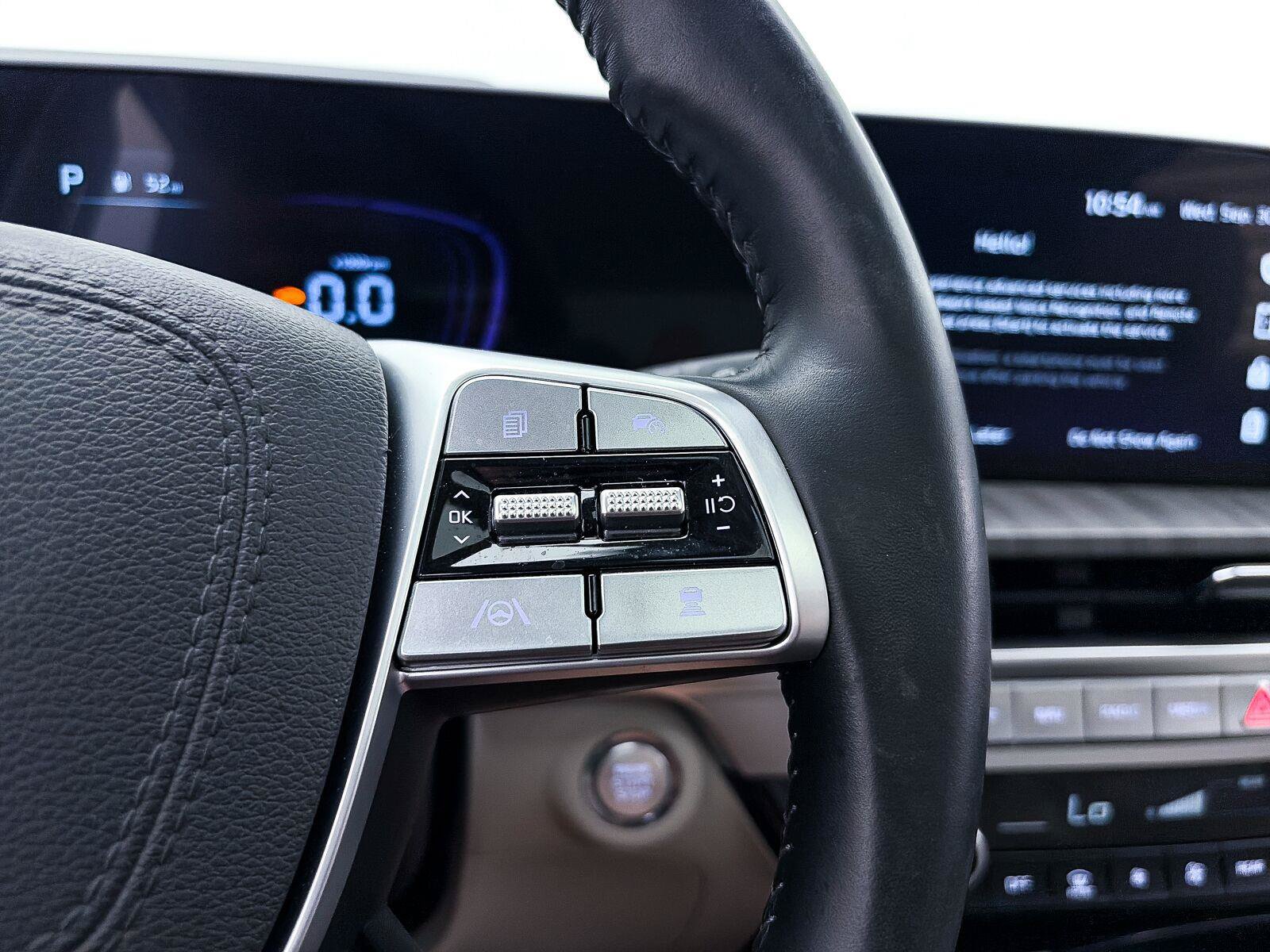 Used 2025 Kia Telluride EX w/ EX Captain's Chair Package FWD image 34