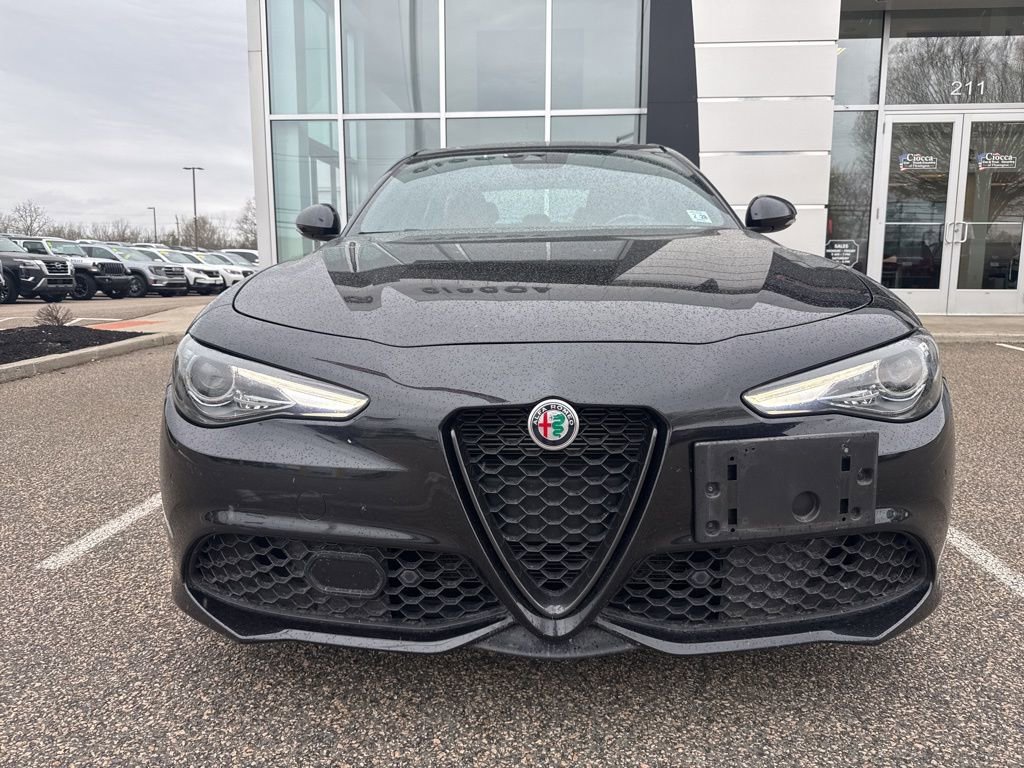Used 2023 Alfa Romeo Giulia Sprint AWD/4WD image 3