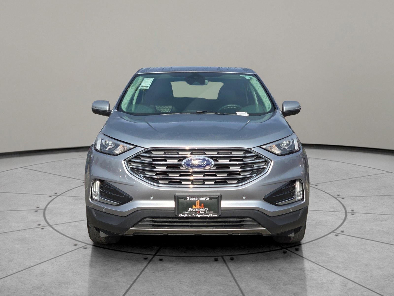 Used 2024 Ford Edge Titanium image 2