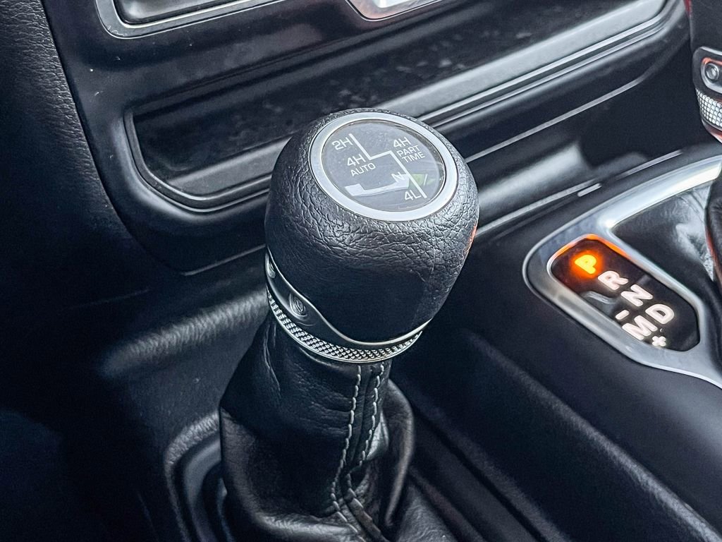 Used 2024 Jeep Wrangler Unlimited image 32