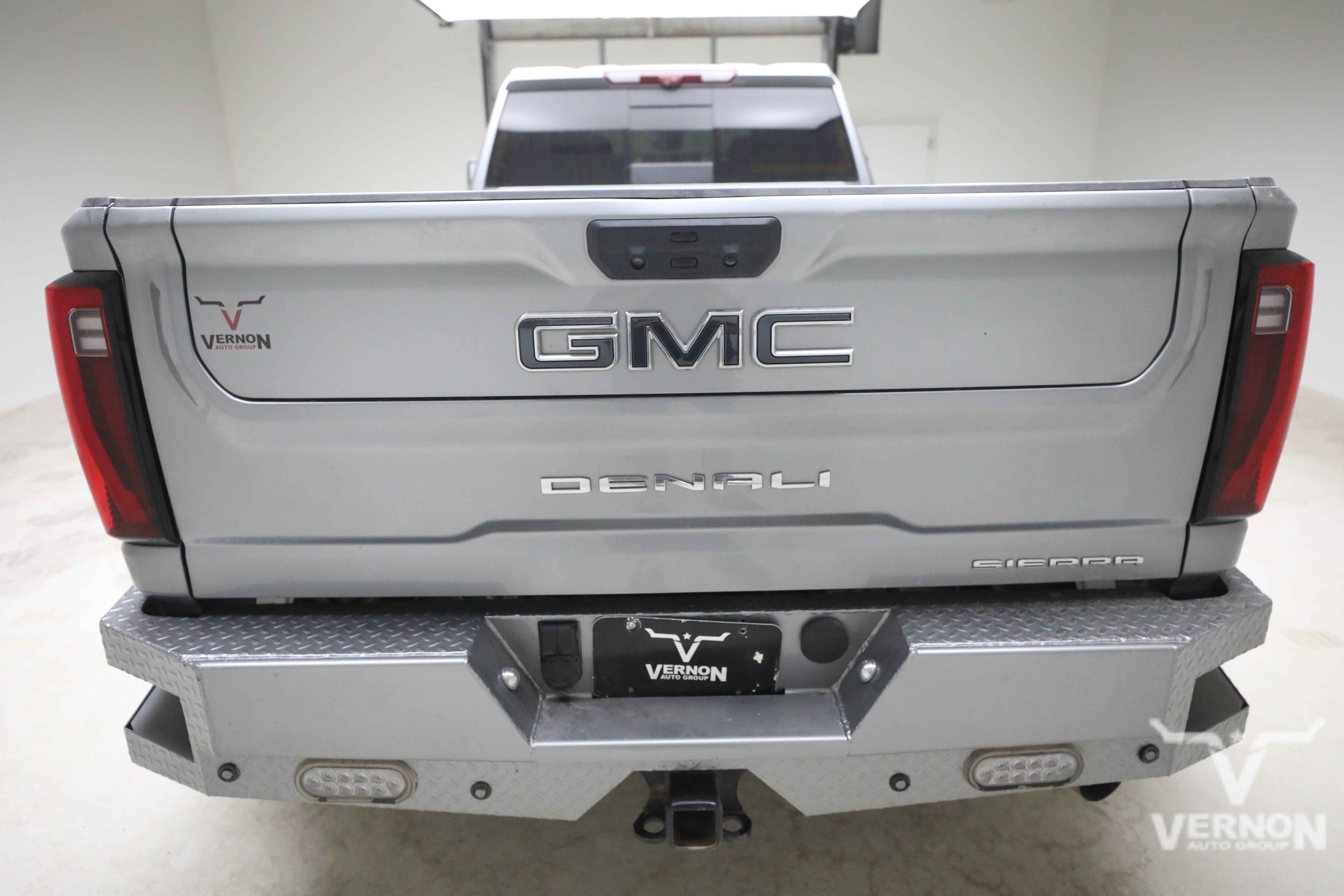Used 2025 GMC Sierra 3500 Denali Ultimate AWD/4WD image 3