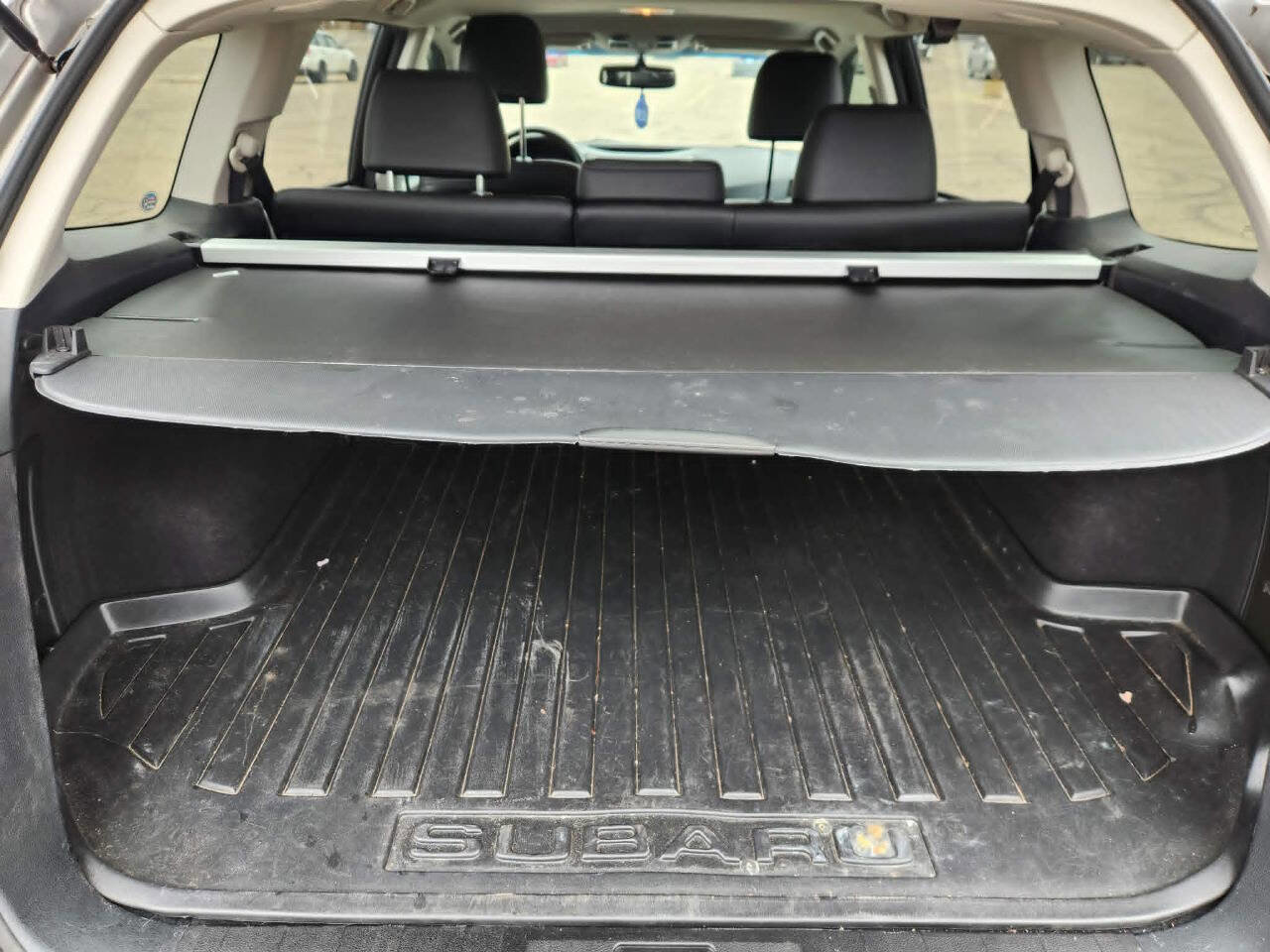 Used 2011 Subaru Outback 2.5i Limited image 14