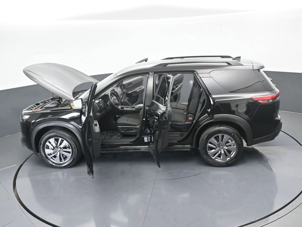 Used 2025 Nissan Pathfinder SV image 68