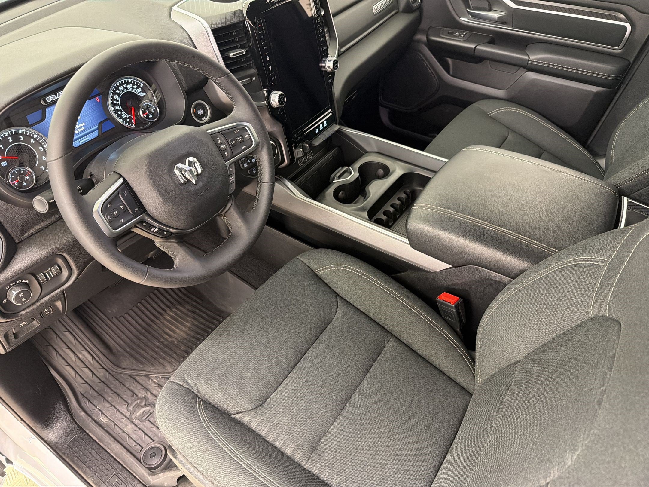 Used 2025 RAM 1500 Big Horn AWD/4WD image 4